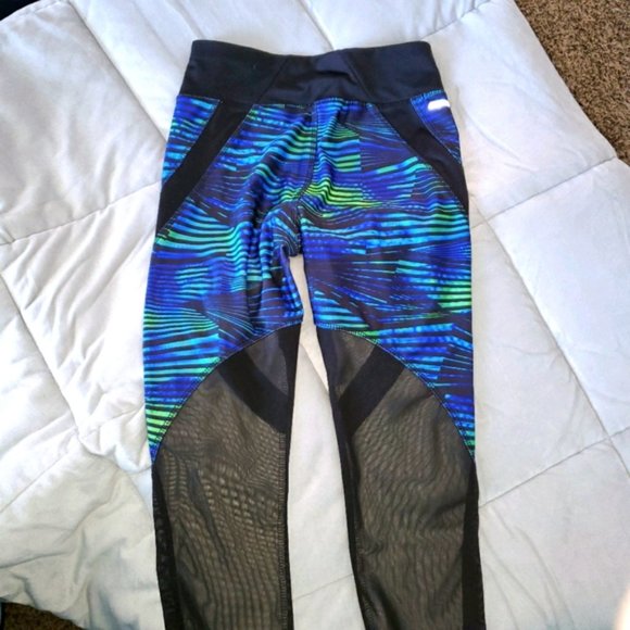 Danskin Now Active Wear Cropped Leggings - Picture 3 of 7